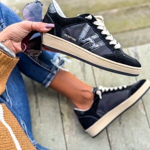 Vintage Havana Black and Cream Sneakers